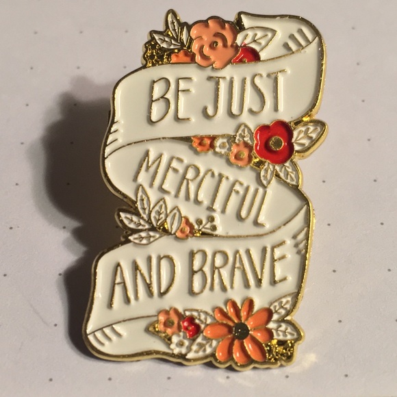 independent Jewelry - Chronicles of Narnia quote metal & enamel pin NIB